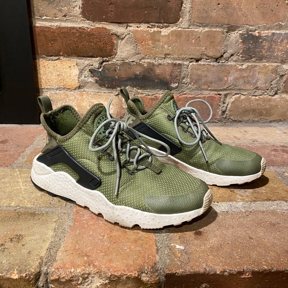 Nike Wmns Air Huarache Run Ultra 'Palm Green'